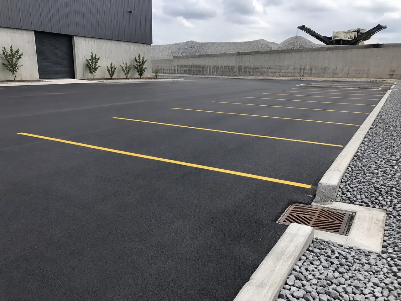 Which concrete and asphalt crushing and recycling method fits the condition? by Harrowgate Group